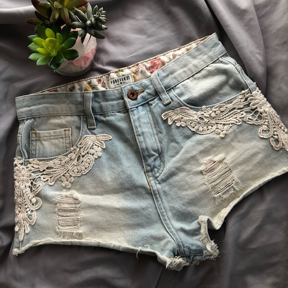 Forever 21 Pants - 🔹5 for $15🔹 Forever 21 Denim Shorts 25